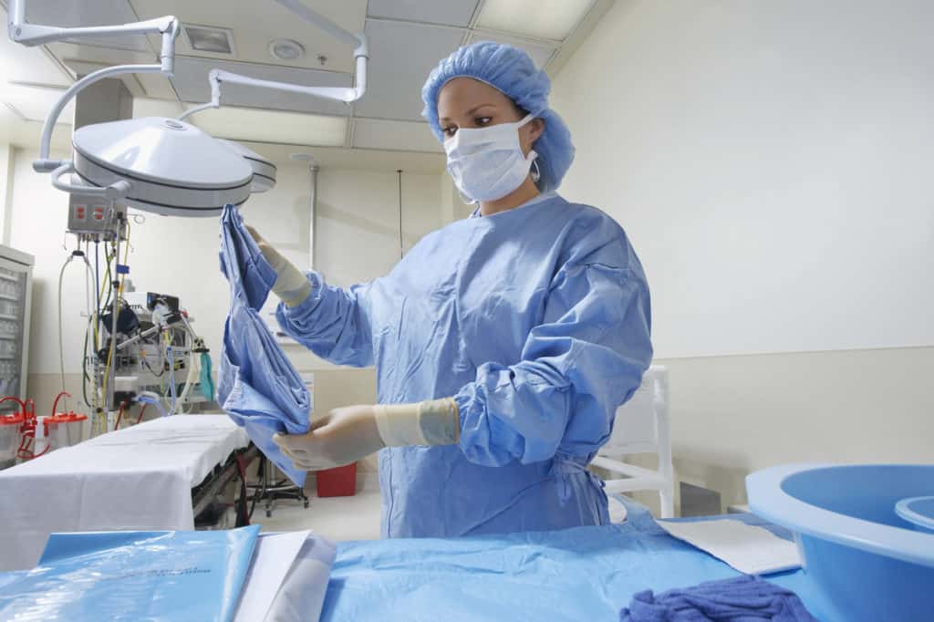 surgical technicians prepare the operating room for surgery